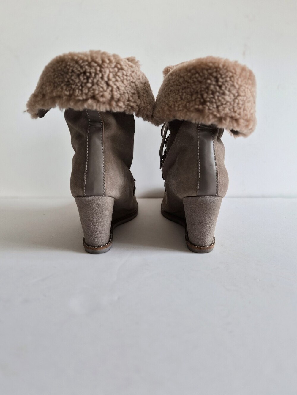 Charles David Taupe Gray Suede Lace Up Sherpa Boots Size 9.5 Boho Luxe - Picture 6 of 13